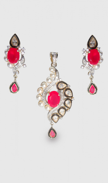KUNDAN PENDANT SET