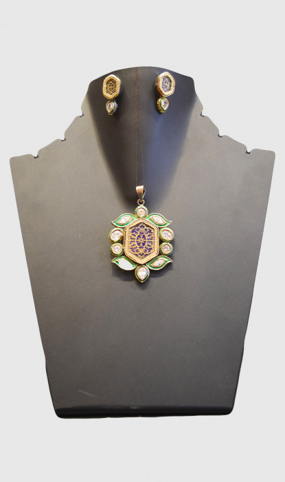 MINAKARI PENDANT SET