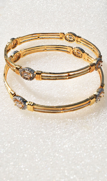 BANGLES