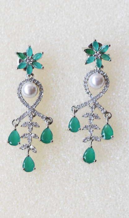 DANGLER EARRINGS