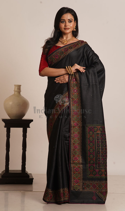 GUJARATI EMBROIDERED SAREE