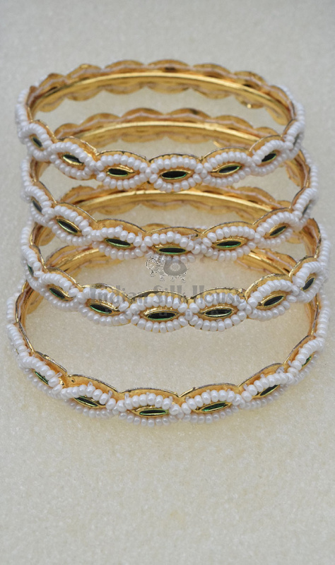 4 BANGLES SET WITH PEARL